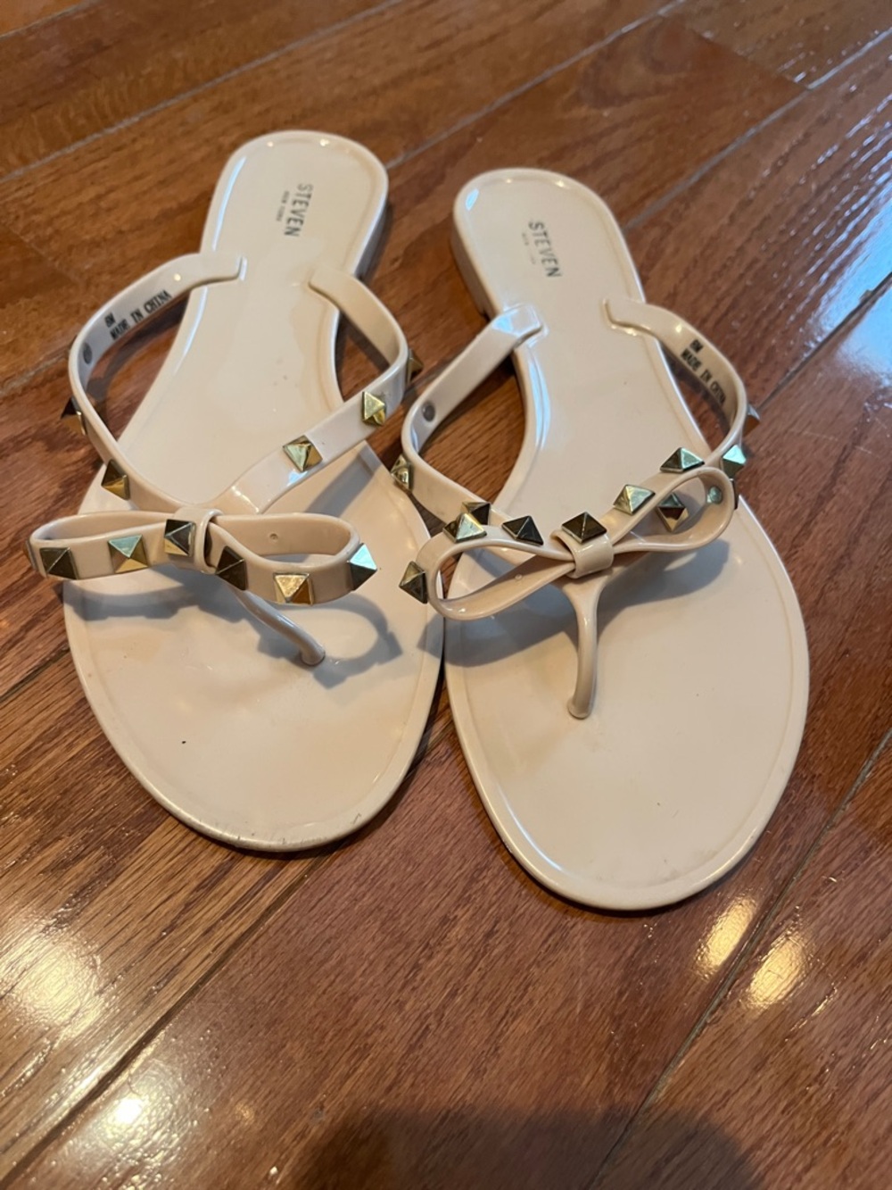 STEVEN by Steve Madden Cream Jelly Bow Studded Thong Sandals